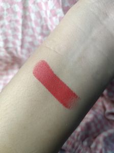 BRAND NEW 🍒 LIPSTICK 💄