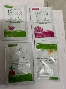 Lotus White glow Facial Kit)