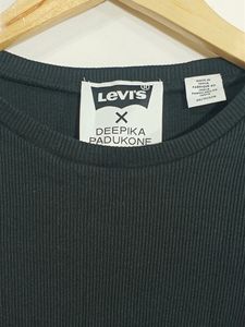 Levis Black Women&#39;s Top