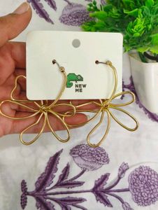 Floral Wire Earrings