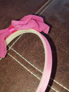 A Combo Of 2 Beautiful Hairbands