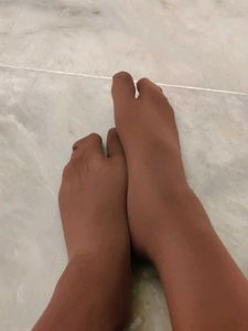 Used coralish beige Tabi Socks