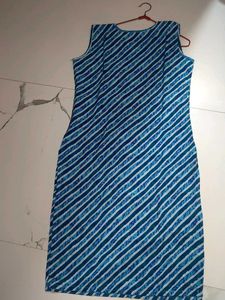 sleeveless blue pattern kurti