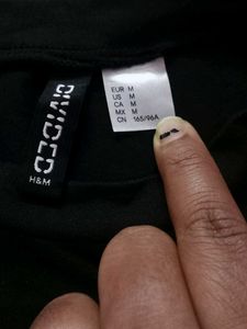 H&amp;M Divided Women&#39;s Casual Tshirt/Top