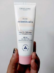 Oriflame Glow Essentials Face Cream