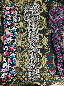STRETCHABLE LEGGINGS