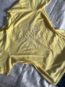 🌸Yellow Graphic Tee 🌸