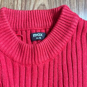 RED SWEATER