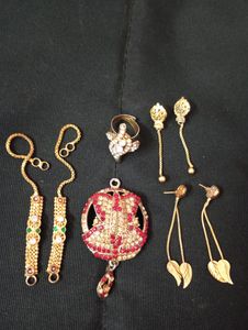 3 Earings Set With A Pendant And Ring