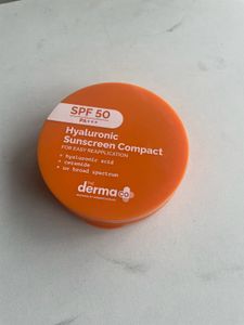 The Derma Co. Sunscreen Compact