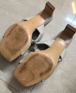 H&amp;M Beige Heeled Mules size 39