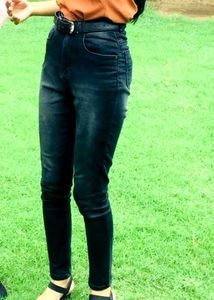 Beautiful Black Skinny Jeans 👖 💣
