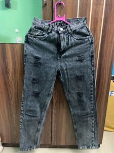 Distressed charcoal Denim Jeans