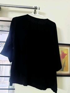 MOJILAA BLACK Floral Top