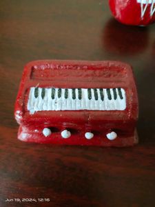 Instrument Show Piece