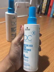Schwarzkopf Moisture Kick Spray conditioner