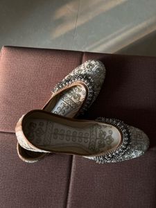 Rajasthani Embellished Payal and Ghungroo Jutti