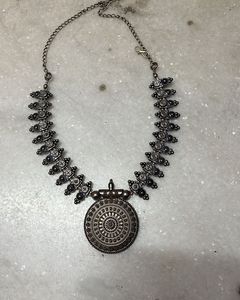 Oxidized neckline