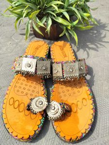 🌺ATTRACTIVE FLATS WOMEN