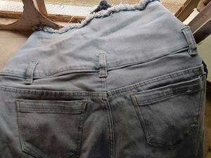 Button Jeans