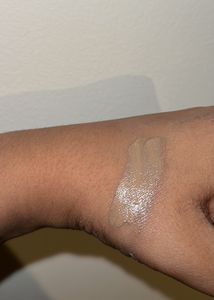 OFFER!! Skin Tint - 08 Almond