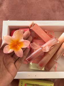 8 Product Makeup Lipstick Blush Combo