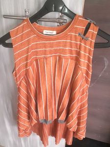 Beautiful Sleeveless Top, Size XL.