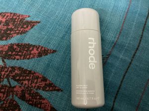 Rhode Glazing Milk Essence