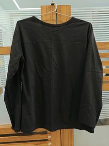 Black tshirt