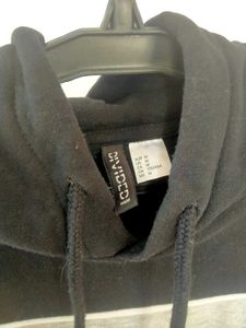 H&amp;M Sweatshirt