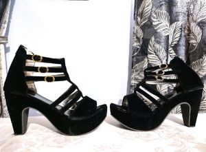 🖤Velvet Stride Stilettos🖤