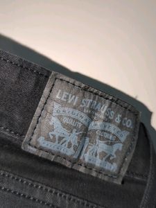 Women&#39;s Jeans