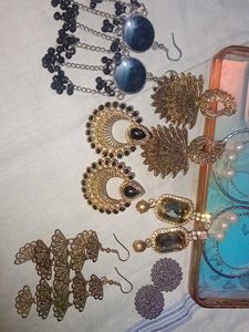 8 Sets Of Earings