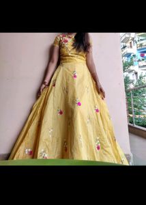 Embroidered Gowns Free Earring Under 600