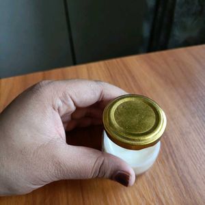 Vanilla Candle With Free Butterfly Clips