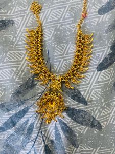 Elegant Gold Necklace