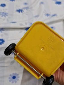 Mini Plastic DUSTBIN