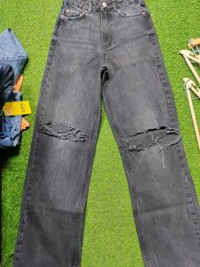 Staight Nee Cut Jeans For Girls