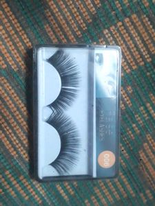 False Eyelashes With GLITTER.