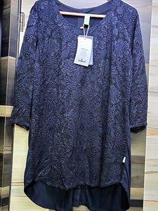 4xl Top