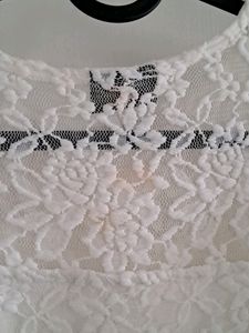 Off-shoulder Lacy Top