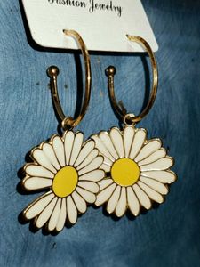 Daisy Drop Earrings