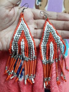Stunning Earrings 🧡🤍