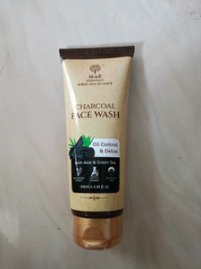Khadi Essentials Charcoal Face Wash