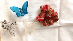 3 butterfly hair clutchures