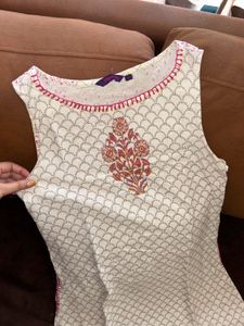 Sleeveless Kurta
