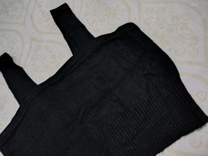 black crop top for winter