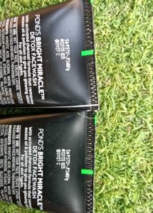 Combo Of 2 Ponds Charcoal Face Wash