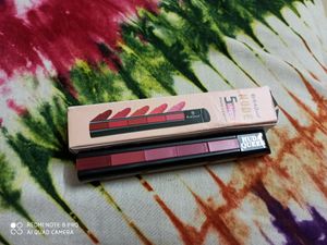 New Huda Queen 5 In 1 Lipstick