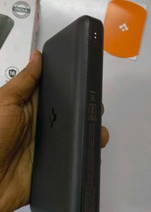 Spigen 20000mah Arc Power Bank